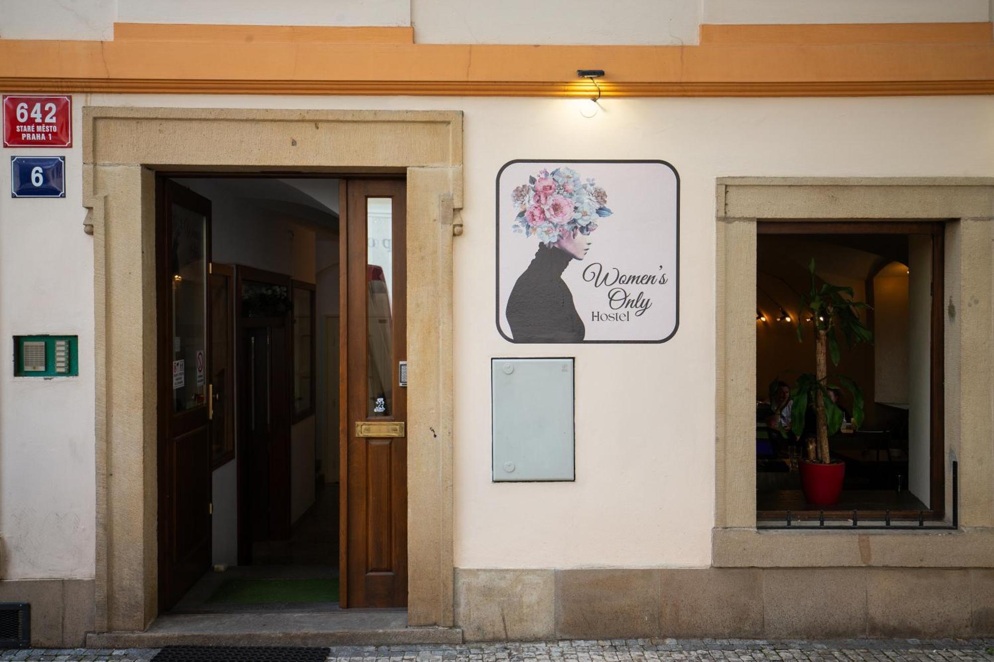 Women'S Only Hostel - Female Only, Prague
